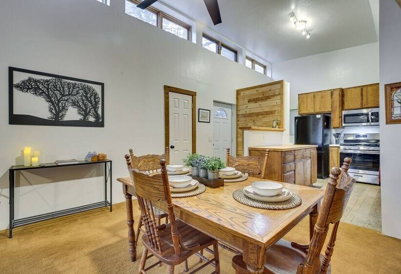 The Abby Cabin: Restful Running Springs Retreat!