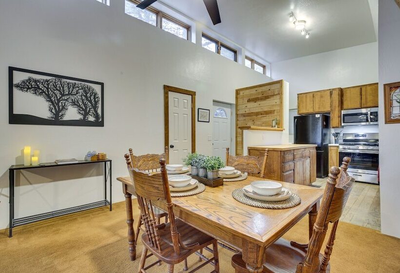 The Abby Cabin: Restful Running Springs Retreat!