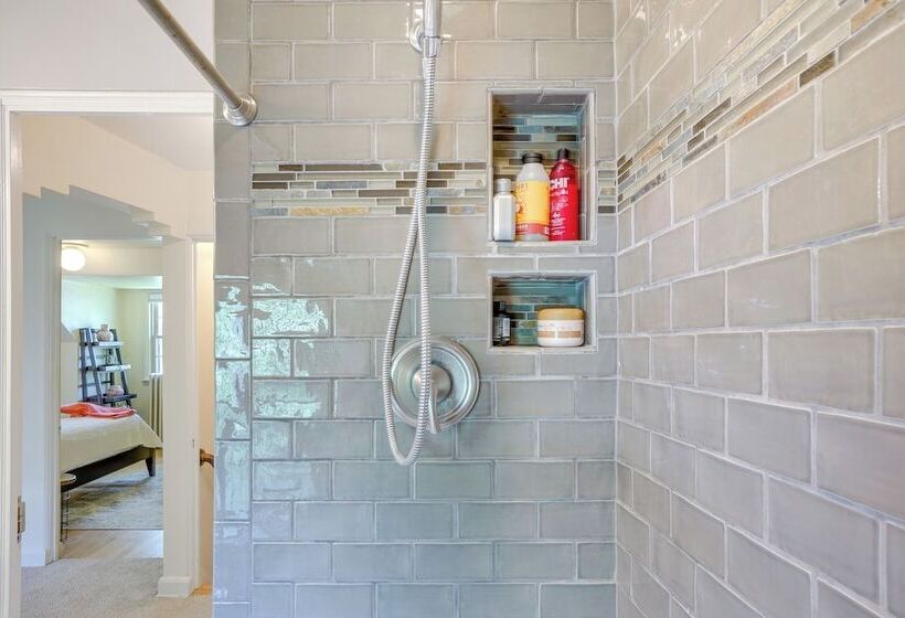 Walkable Thiensville Retreat Near Hiking!