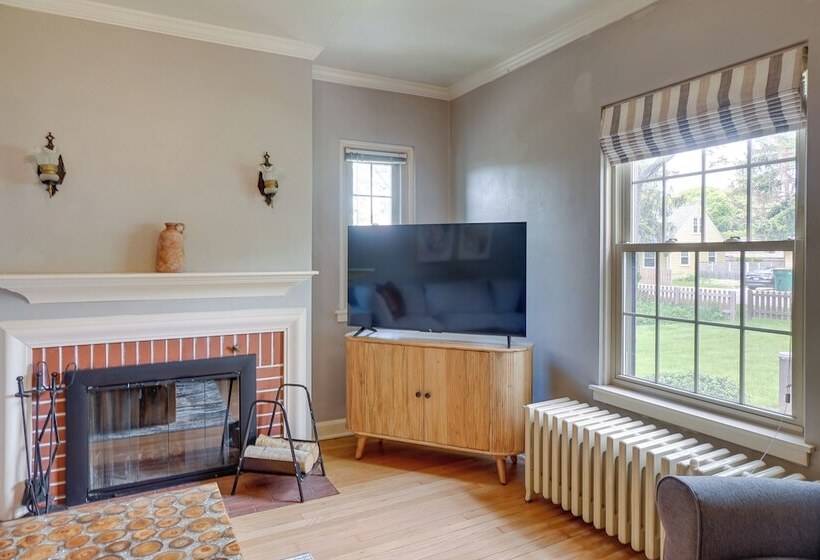 Walkable Thiensville Retreat Near Hiking!