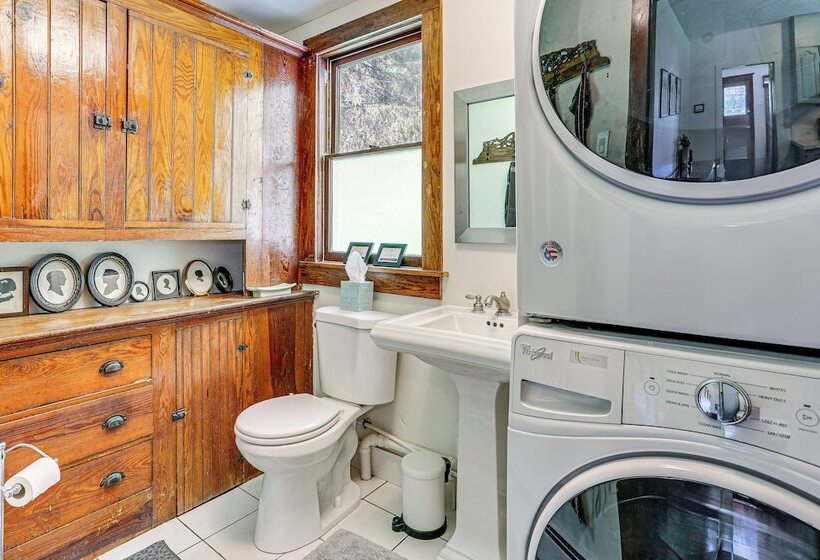 Timeless Jeffersonville Home W/ Private Hot Tub