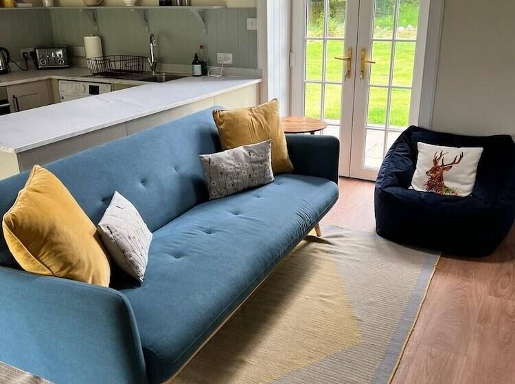 Tranquil Glenshee Cottage Retreat