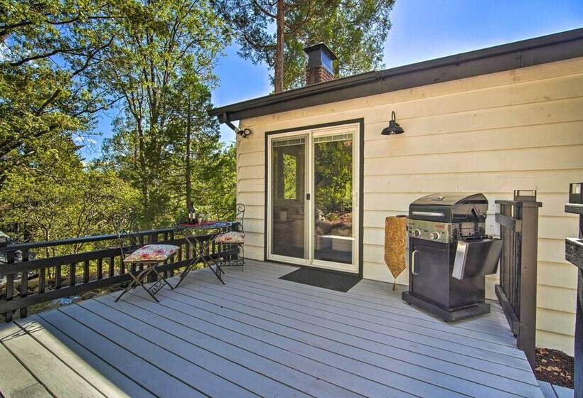 Tree Lined Twin Peaks Cottage W/ Custom Stream