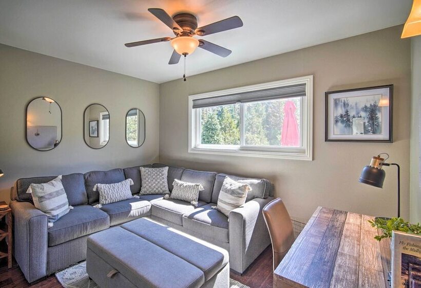 Tree Lined Twin Peaks Cottage W/ Custom Stream