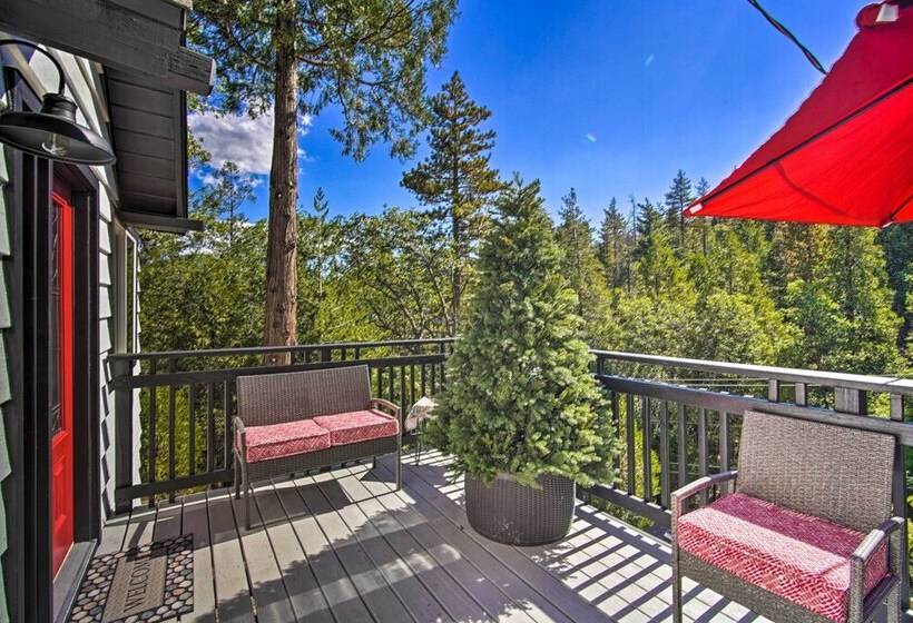 Tree Lined Twin Peaks Cottage W/ Custom Stream