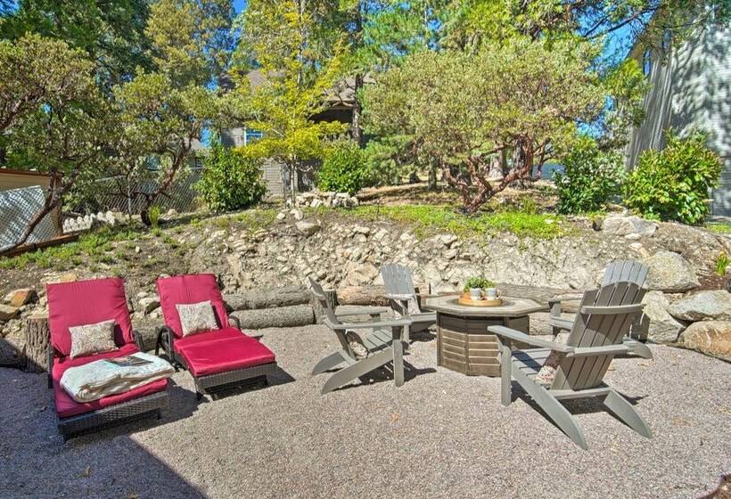 Tree Lined Twin Peaks Cottage W/ Custom Stream