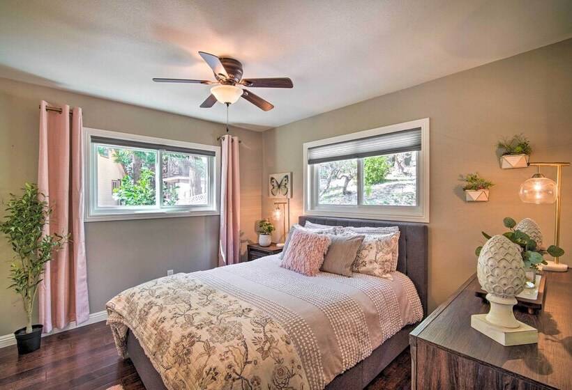 Tree Lined Twin Peaks Cottage W/ Custom Stream