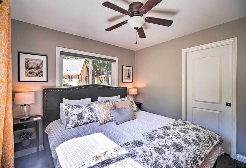 Tree Lined Twin Peaks Cottage W/ Custom Stream