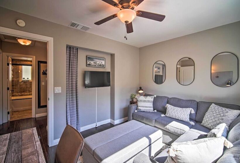 Tree Lined Twin Peaks Cottage W/ Custom Stream