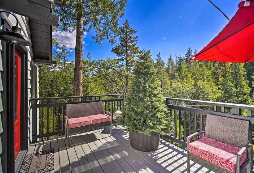 Tree Lined Twin Peaks Cottage W/ Custom Stream