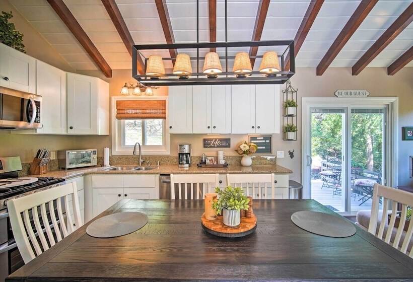 Tree Lined Twin Peaks Cottage W/ Custom Stream