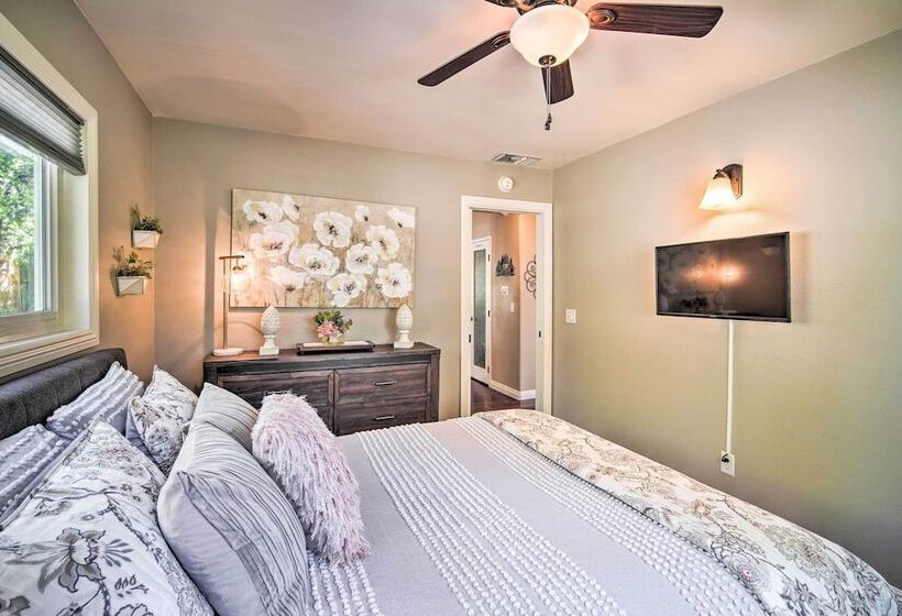 Tree Lined Twin Peaks Cottage W/ Custom Stream