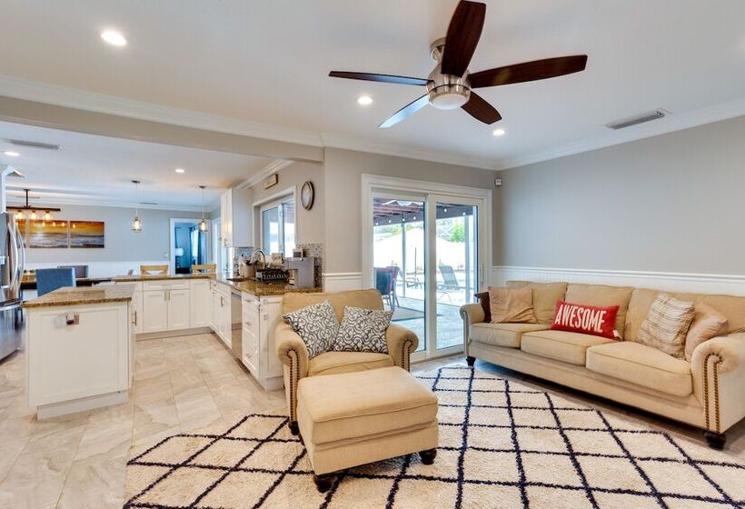 Pool & Screened In Patio: Tropical Florida Abode