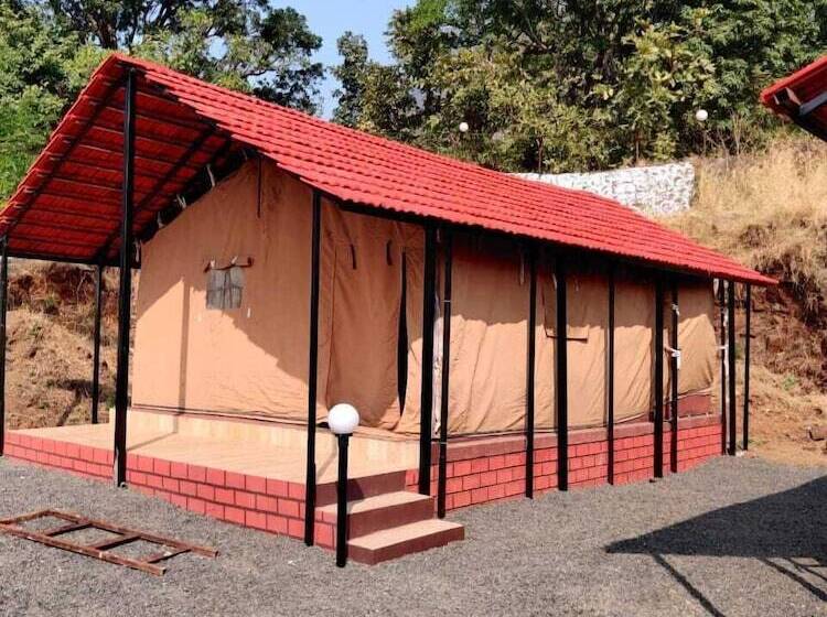 Twin Mountain Resort