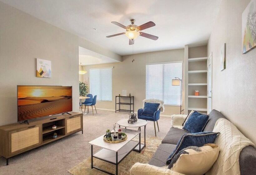 Two Cozysuites At Kierland Commons