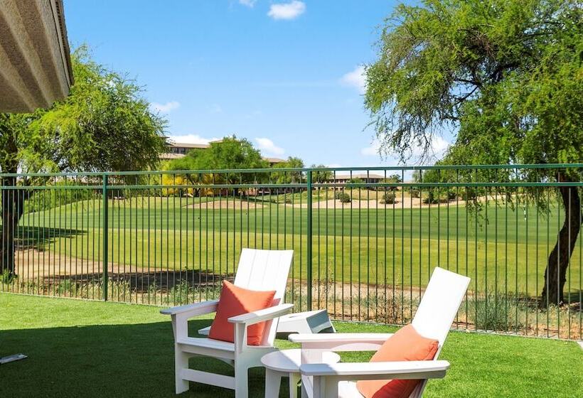 Two Cozysuites At Kierland Commons