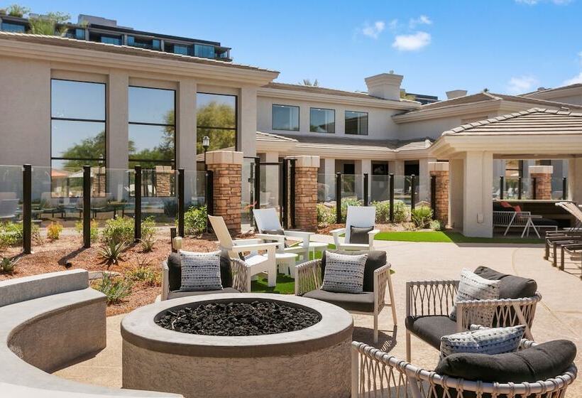 Two Cozysuites At Kierland Commons