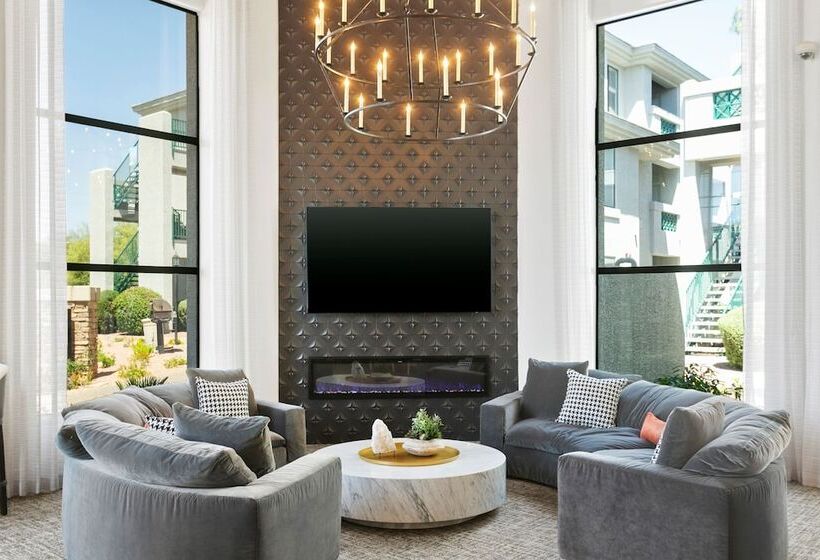 Two Cozysuites At Kierland Commons