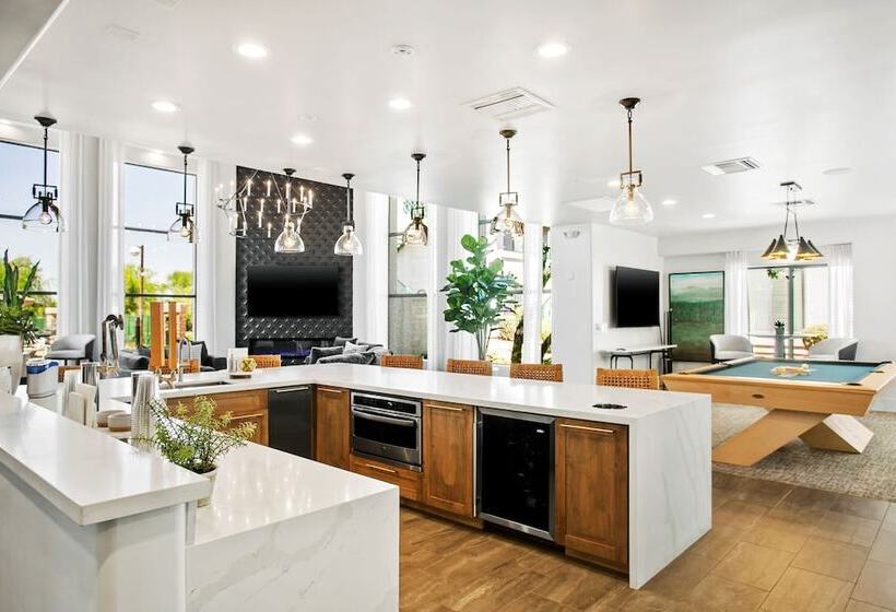 Two Cozysuites At Kierland Commons