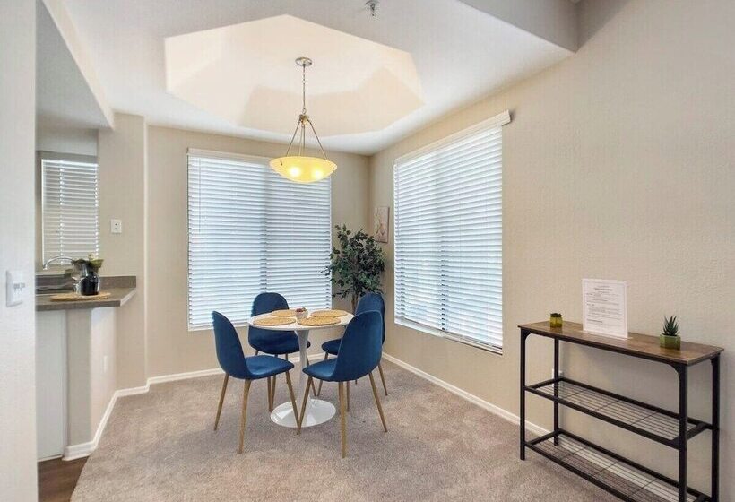 Two Cozysuites At Kierland Commons