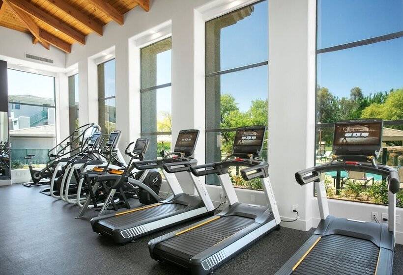 Two Cozysuites At Kierland Commons