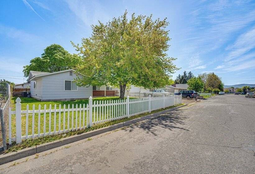 Updated Yakima Vacation Rental: Central Location!