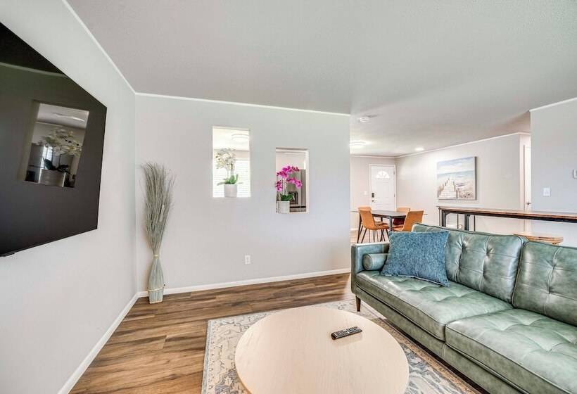 Updated Yakima Vacation Rental: Central Location!