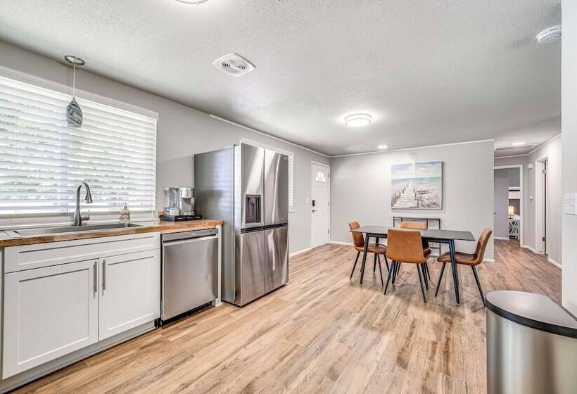 Updated Yakima Vacation Rental: Central Location!