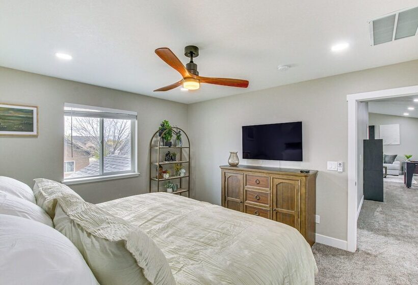 Utah Retreat W/ Patio, Gas Grill & Mountain Views!