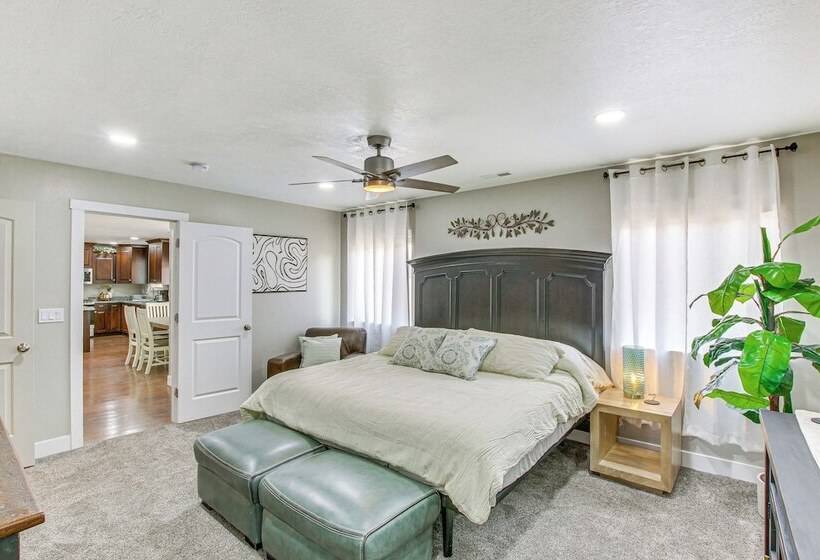 Utah Retreat W/ Patio, Gas Grill & Mountain Views!