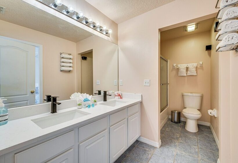 Vacation Home W/ Private Pool ~ 11 Mi To Disney!