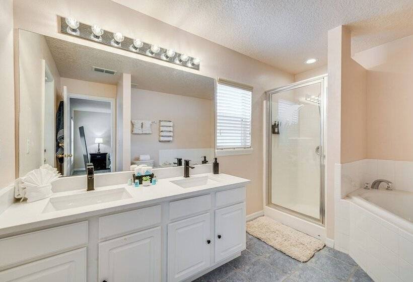 Vacation Home W/ Private Pool ~ 11 Mi To Disney!