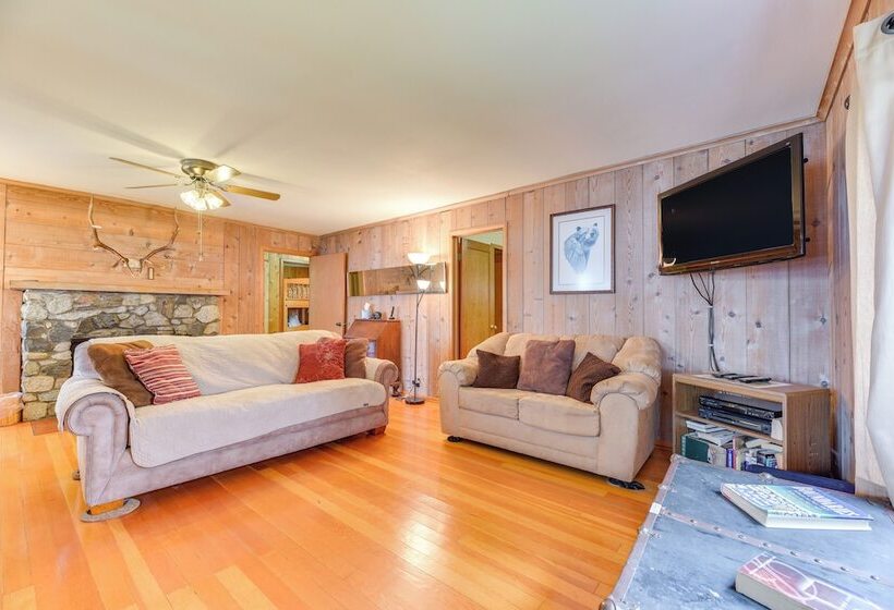 Waterfront Grapeview Escape W/ Boat Dock & Views!