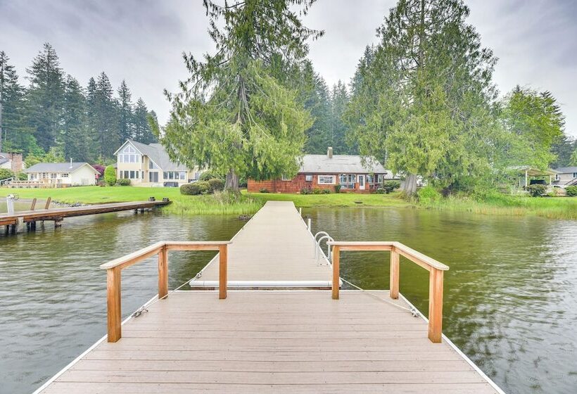 Waterfront Grapeview Escape W/ Boat Dock & Views!