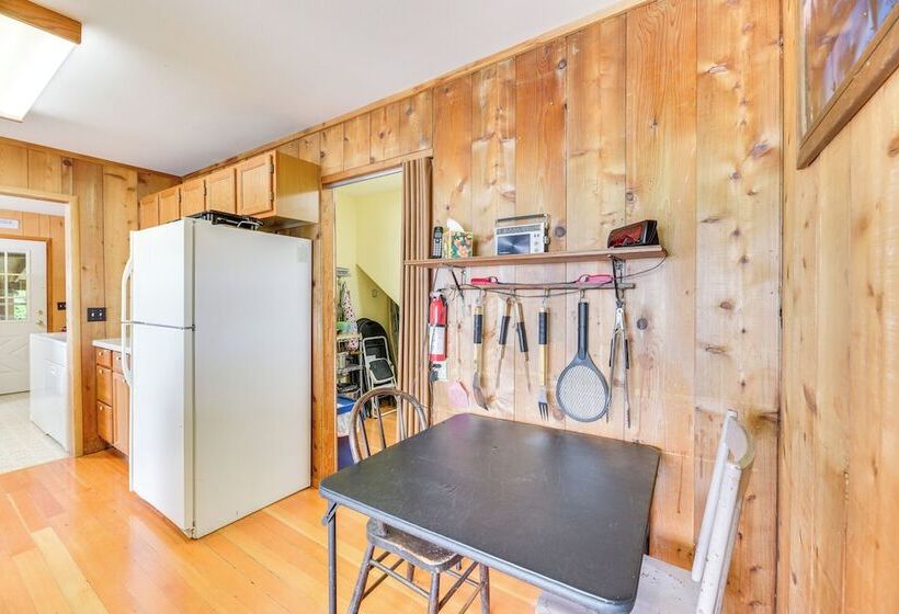 Waterfront Grapeview Escape W/ Boat Dock & Views!