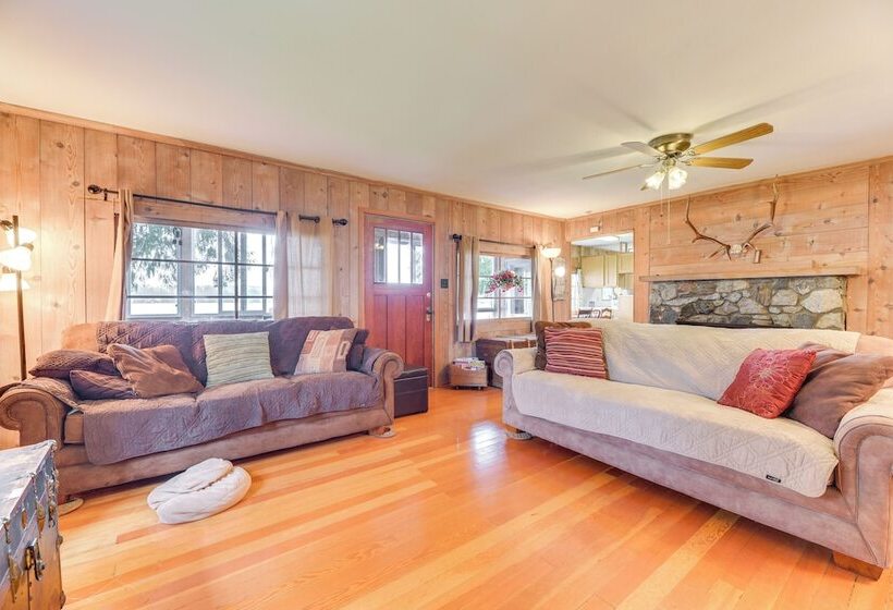 Waterfront Grapeview Escape W/ Boat Dock & Views!