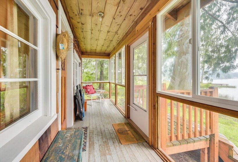 Waterfront Grapeview Escape W/ Boat Dock & Views!