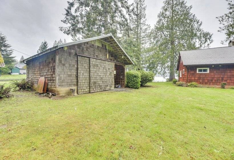 Waterfront Grapeview Escape W/ Boat Dock & Views!