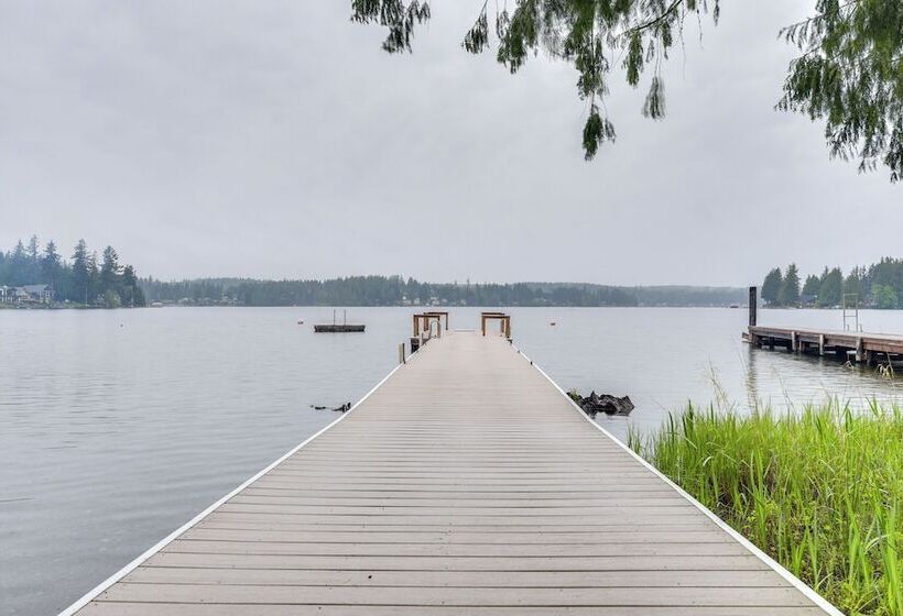 Waterfront Grapeview Escape W/ Boat Dock & Views!