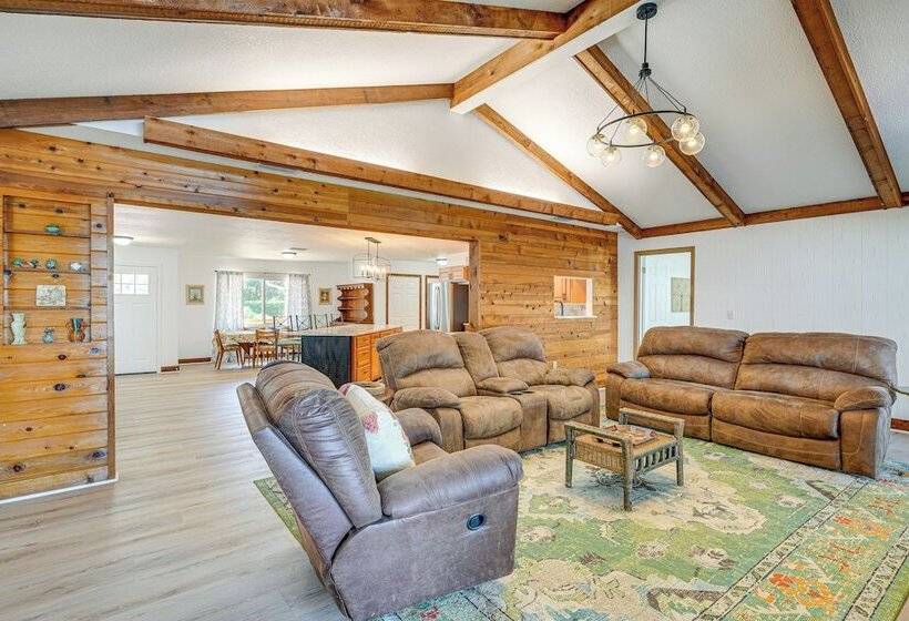 Waterfront Home On Crooked Lake W/ Game Room!