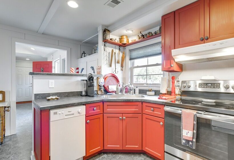 Waterfront Maryland Retreat W/ Dock & Bay View!