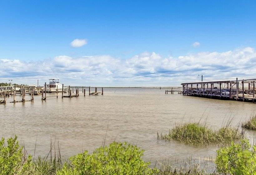 Waterfront Maryland Retreat W/ Dock & Bay View!