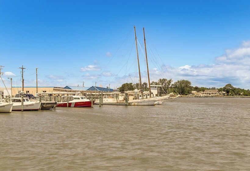 Waterfront Maryland Retreat W/ Dock & Bay View!