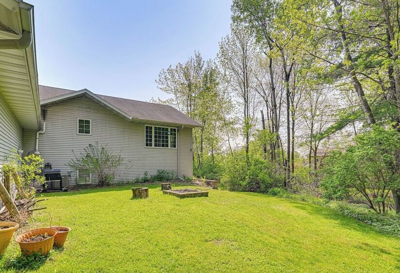 Wausau Home W/ Deck Near Rib Mountain State Park!