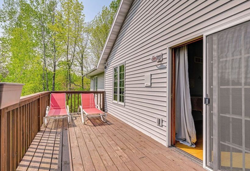 Wausau Home W/ Deck Near Rib Mountain State Park!