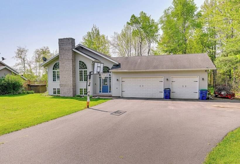 Wausau Home W/ Deck Near Rib Mountain State Park!