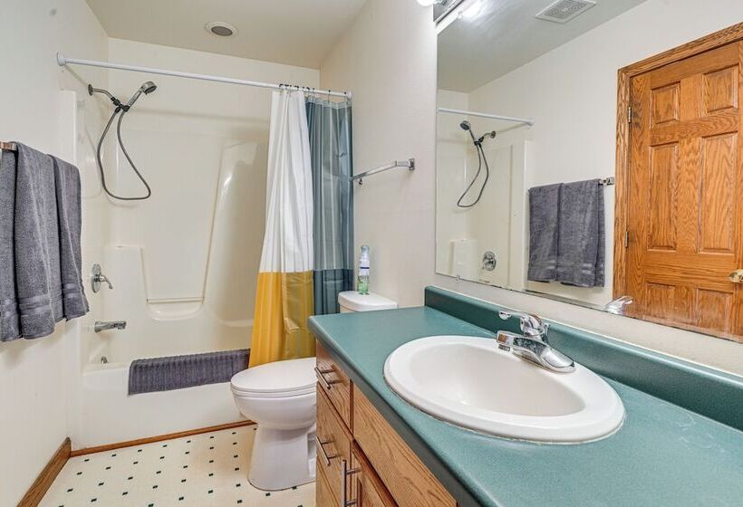 Wausau Home W/ Deck Near Rib Mountain State Park!