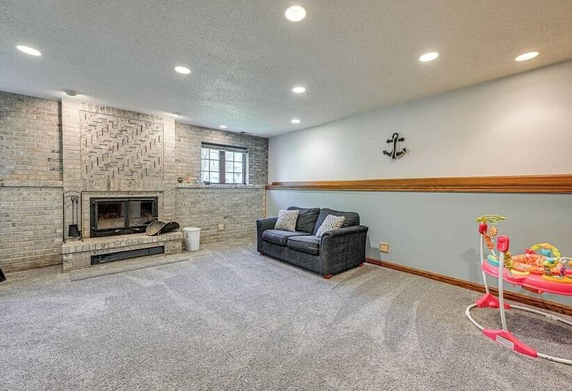 Wausau Home W/ Deck Near Rib Mountain State Park!