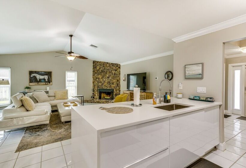 Wellington Vacation Rental: Private Saltwater Pool