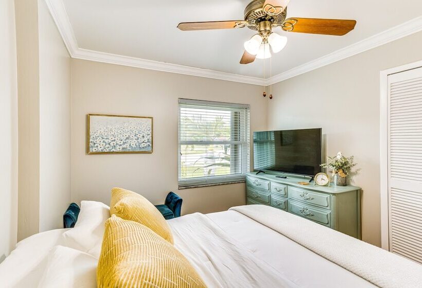 Wellington Vacation Rental: Private Saltwater Pool